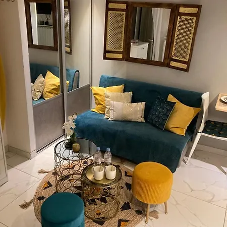 T1 Centre Ville, Vieil Antibes, Port, Gare Et Plage 4pers * Antibes