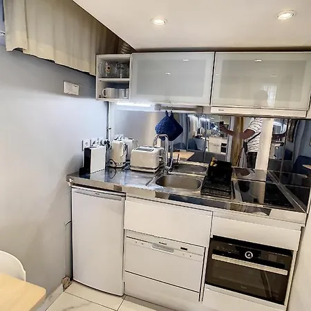 Apartment T1 Centre Ville, Vieil Antibes, Port, Gare Et Plage 4pers