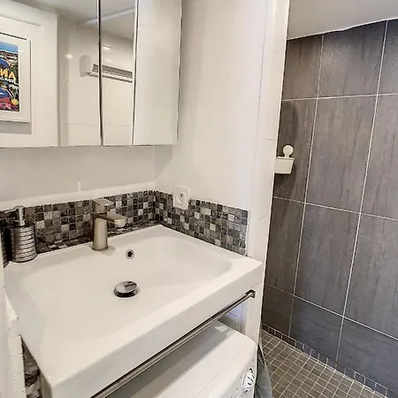 T1 Centre Ville, Vieil Antibes, Port, Gare Et Plage 4pers Apartment Antibes