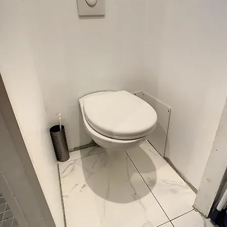 T1 Centre Ville, Vieil Antibes, Port, Gare Et Plage 4pers Apartment